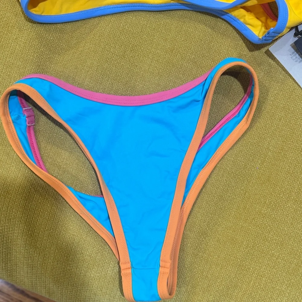 It's Now Cool Women's Vibrant Bikini Set - Picture 4 of 5